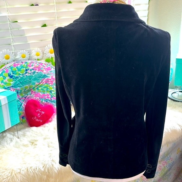 BCBGMaxAzria black velvet jacket with a bit of stretch - Picture 4 of 6
